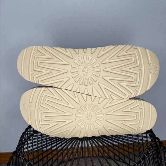 UGG Goldenstar Chestnut Suede Platform Sandals Size 12 - Picture 7 of 8